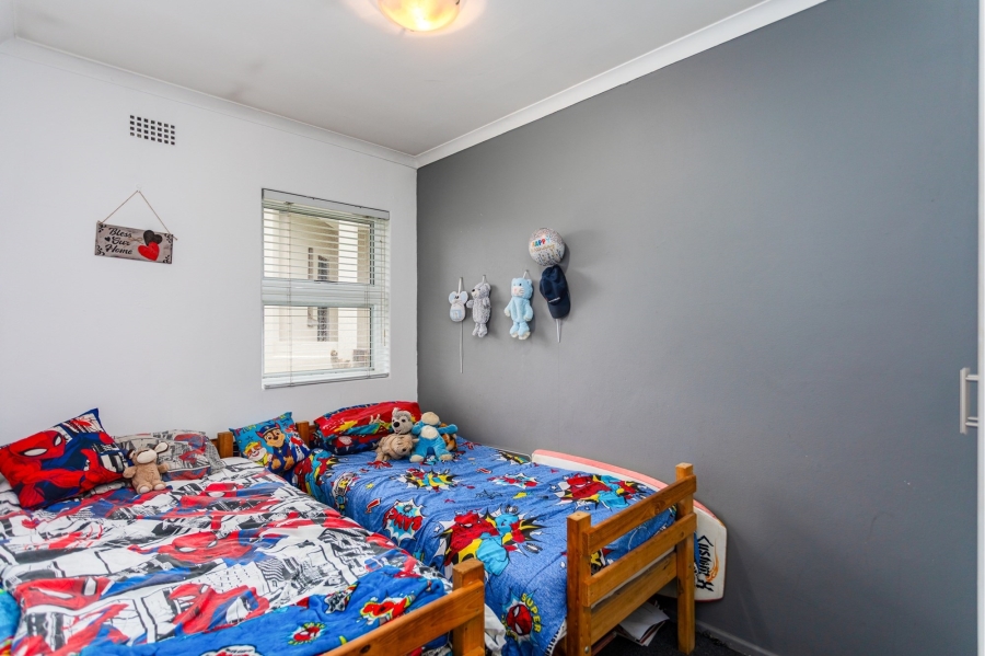 2 Bedroom Property for Sale in Oakglen Western Cape